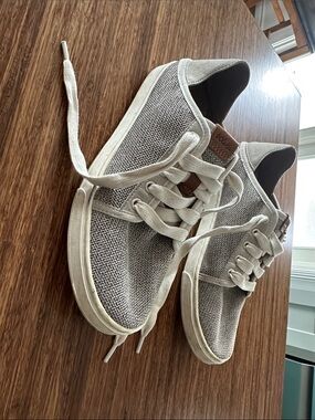 OluKai Women’s Knit Low-Top Sneakers in Light Gray and Cream